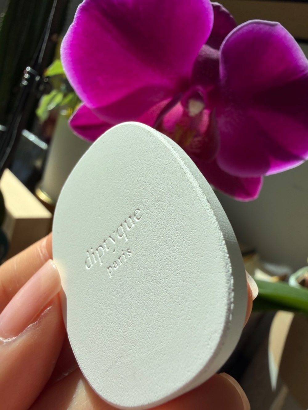 SMALL Diptyque white porcelain medallion diffuser tablet - Picture 2 of 3